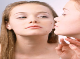 Top 7 Homemade Fruit Face Packs to Clear Pimples