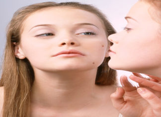 Top 7 Homemade Fruit Face Packs to Clear Pimples