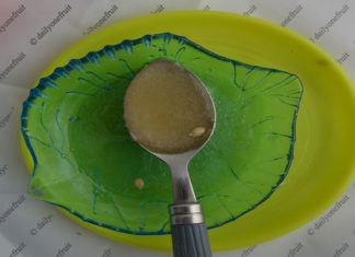 How to Prepare Lemon Exfoliating Face Pack and Scrub